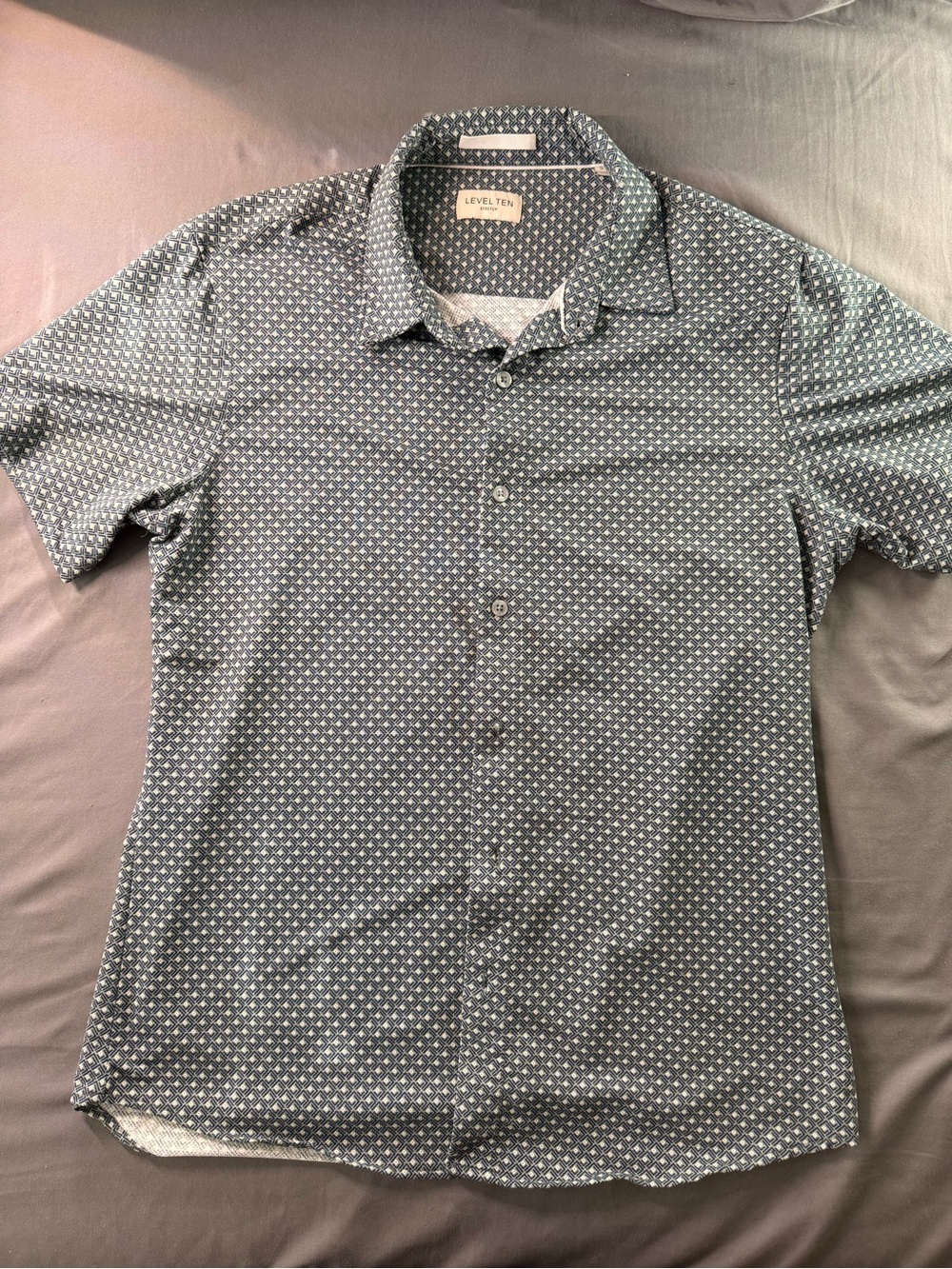 LEVEL TEN Men's Short-Sleeve Button-Down Shirt in Navy Geo Print